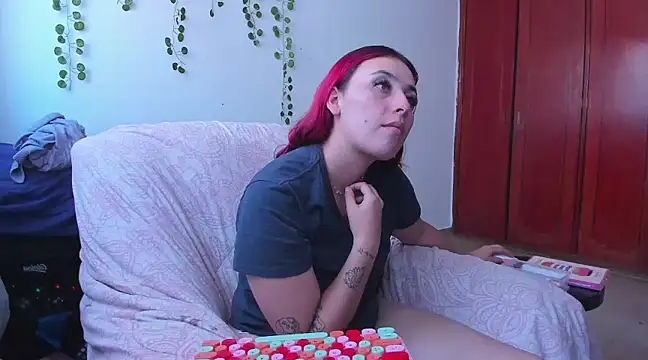 bonnie moon  online show from 01/18/25, 09:55