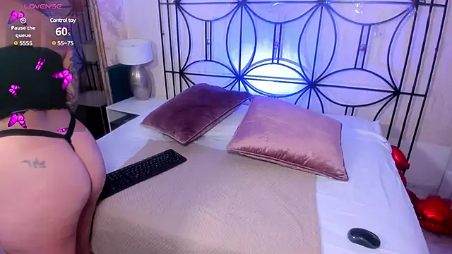 Paiige peach online show from 02/15/25, 11:17