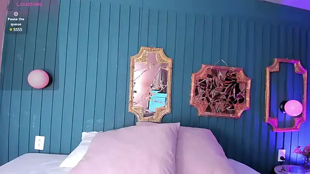 Kayla stern  online show from 02/07/25, 11:12