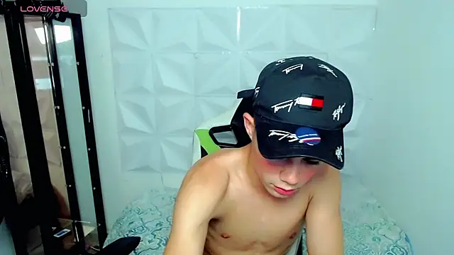 Snapshot of bby_santi chatting on 12/04/24, 07:34 bby santi online show from 12/04/24, 07:34