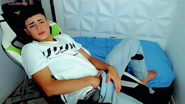 Snapshot of bby_santi chatting on 12/11/24, 07:14 bby santi online show from 12/11/24, 07:14