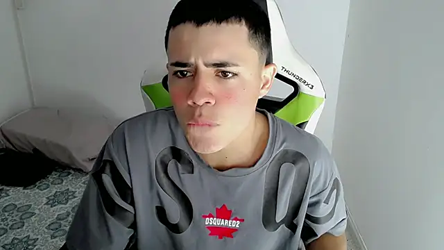 Snapshot of bby_santi chatting on 03/10/25, 01:54 bby santi online show from 03/10/25, 01:54