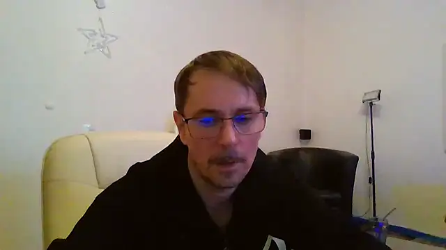 Snapshot of Minm666 chatting on 12/23/24, 11:49 Minm666 online show from 12/23/24, 11:49