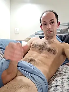 Snapshot of Drobniutki chatting on 01/25/25, 06:02 Drobniutki online show from 01/25/25, 06:02