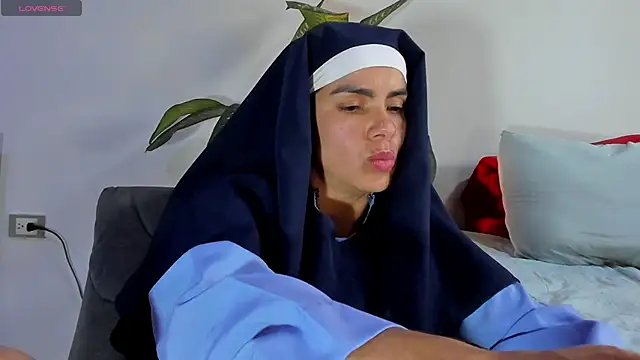 Snapshot of ClaraMariaMon chatting on 02/01/25, 07:02 ClaraMariaMon online show from 02/01/25, 07:02