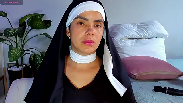 Snapshot of ClaraMariaMon chatting on 02/24/25, 05:20 ClaraMariaMon online show from 02/24/25, 05:20