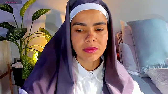 Snapshot of ClaraMariaMon chatting on 03/01/25, 12:56 ClaraMariaMon online show from 03/01/25, 12:56