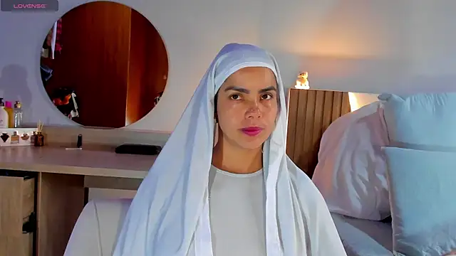 Snapshot of ClaraMariaMon chatting on 03/06/25, 03:35 ClaraMariaMon online show from 03/06/25, 03:35