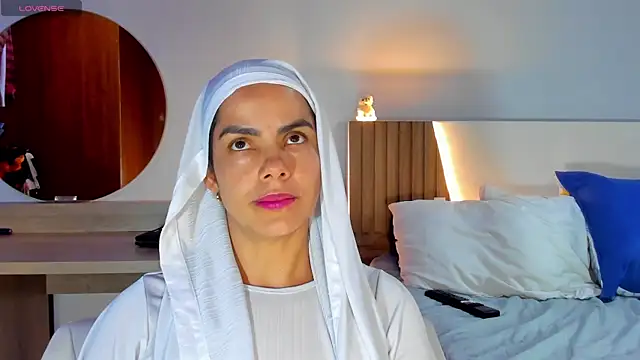 Snapshot of ClaraMariaMon chatting on 03/06/25, 09:42 ClaraMariaMon online show from 03/06/25, 09:42