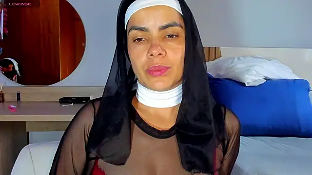 Snapshot of ClaraMariaMon chatting on 03/07/25, 06:54 ClaraMariaMon online show from 03/07/25, 06:54