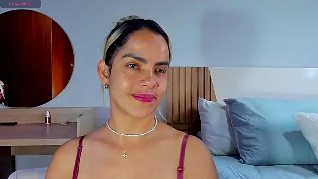 Snapshot of ClaraMariaMon chatting on 03/09/25, 05:28 ClaraMariaMon online show from 03/09/25, 05:28