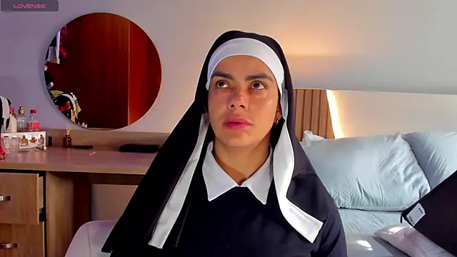 Snapshot of ClaraMariaMon chatting on 03/11/25, 01:34 ClaraMariaMon online show from 03/11/25, 01:34