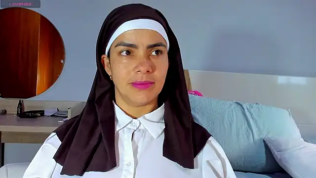 Snapshot of ClaraMariaMon chatting on 03/15/25, 01:40 ClaraMariaMon online show from 03/15/25, 01:40