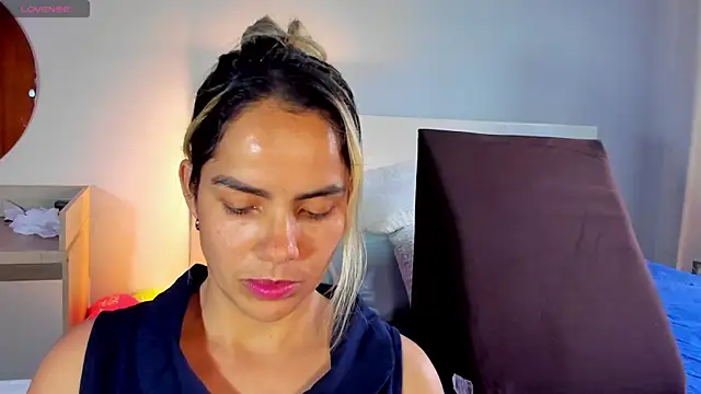 Snapshot of ClaraMariaMon chatting on 03/16/25, 06:34 ClaraMariaMon online show from 03/16/25, 06:34