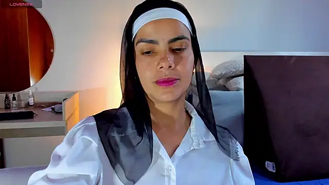 Snapshot of ClaraMariaMon chatting on 03/17/25, 07:37 ClaraMariaMon online show from 03/17/25, 07:37