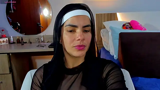 Snapshot of ClaraMariaMon chatting on 03/18/25, 06:37 ClaraMariaMon online show from 03/18/25, 06:37