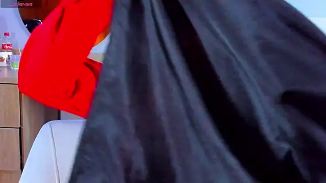 Snapshot of ClaraMariaMon chatting on 03/20/25, 01:59 ClaraMariaMon online show from 03/20/25, 01:59