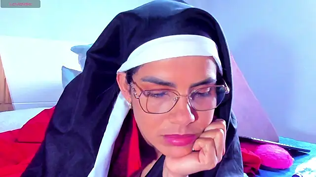 Snapshot of ClaraMariaMon chatting on 03/20/25, 05:04 ClaraMariaMon online show from 03/20/25, 05:04