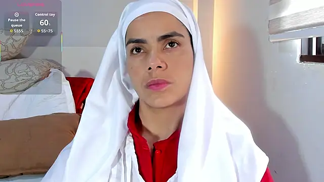 Snapshot of ClaraMariaMon chatting on 10/27/25, 05:50 ClaraMariaMon online show from 10/27/25, 05:50