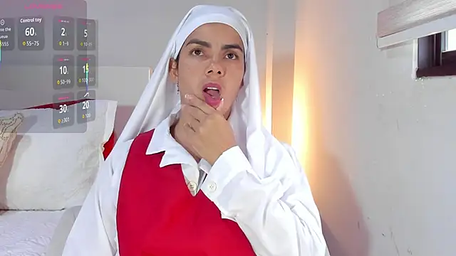 Snapshot of ClaraMariaMon chatting on 11/27/25, 03:47 ClaraMariaMon online show from 11/27/25, 03:47