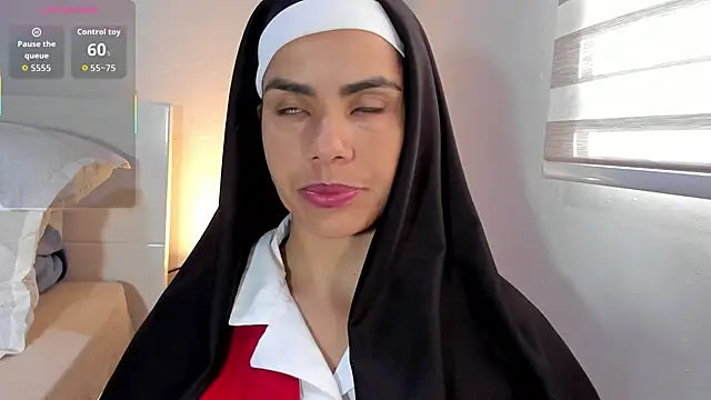 Snapshot of ClaraMariaMon chatting on 12/16/25, 01:38 ClaraMariaMon online show from 12/16/25, 01:38