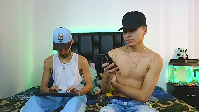 Snapshot of Brutal_Sex_Fucking chatting on 04/19/26, 02:44 Brutal Sex Fucking online show from 04/19/26, 02:44