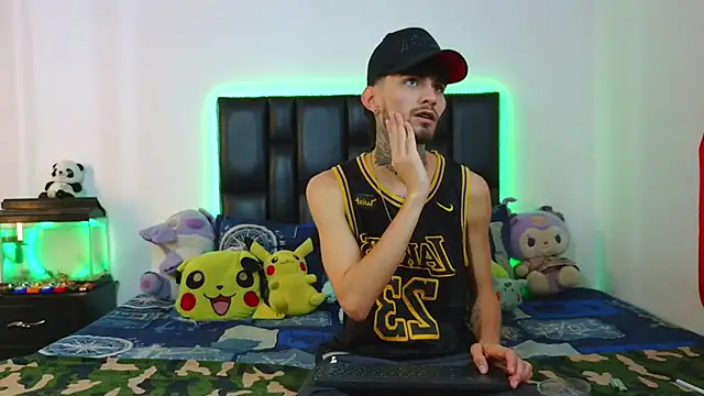 Snapshot of Brutal_Sex_Fucking chatting on 05/13/26, 02:09 Brutal Sex Fucking online show from 05/13/26, 02:09