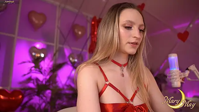 Snapshot of marylunamay chatting on 02/14/25, 10:14 marylunamay online show from 02/14/25, 10:14