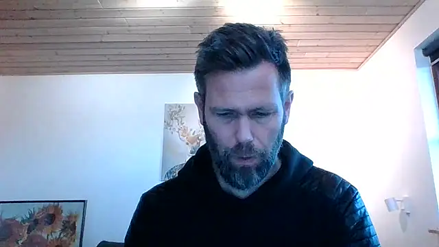 Snapshot of Gotta1 chatting on 12/20/24, 02:16 Gotta1 online show from 12/20/24, 02:16