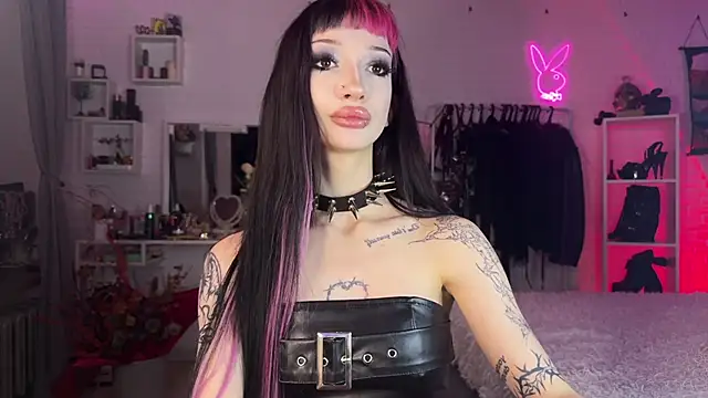 Snapshot of Marcellean chatting on 03/10/26, 01:54 Marcellean online show from 03/10/26, 01:54