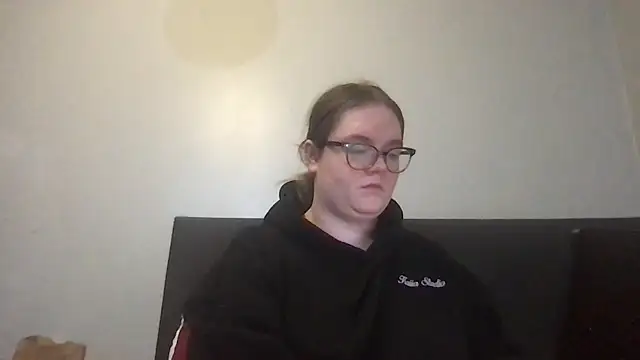 honeyyy24 online show from 11/20/25, 12:38