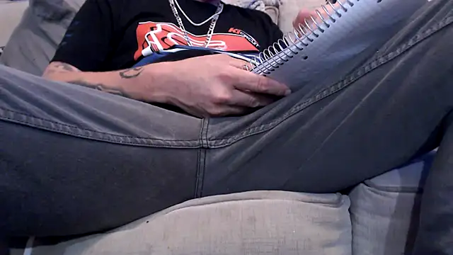 Snapshot of JohnnyKorrupt_ chatting on 09/13/25, 02:39 JohnnyKorrupt  online show from 09/13/25, 02:39