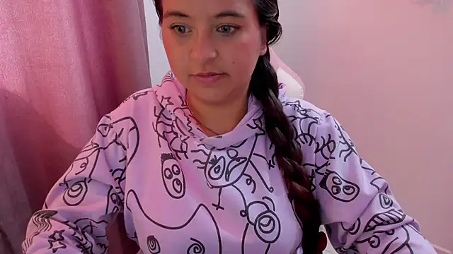 Snapshot of Sweet_Chloe06 chatting on 12/06/24, 06:39 Sweet Chloe06 online show from 12/06/24, 06:39