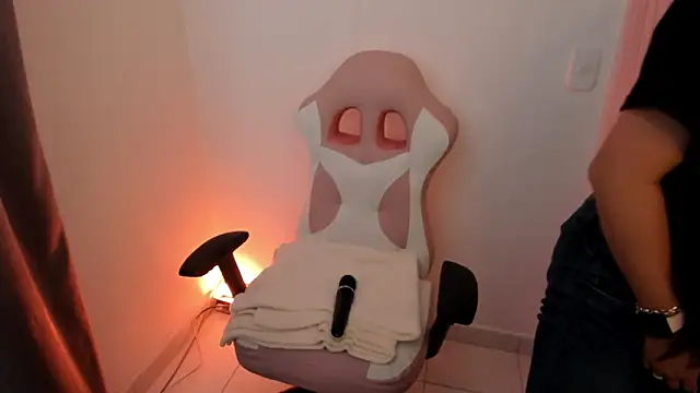 Snapshot of Sweet_Chloe06 chatting on 01/21/25, 06:55 Sweet Chloe06 online show from 01/21/25, 06:55