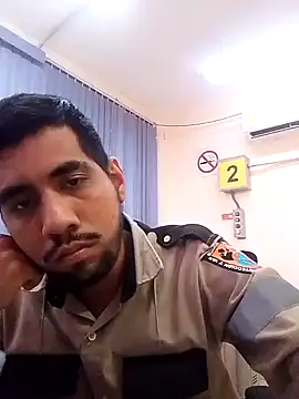 EnriquePersian197 online show from 01/13/25, 06:59