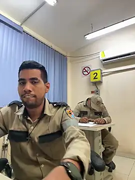 EnriquePersian197 online show from 03/19/25, 11:39