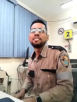 EnriquePersian197 online show from 10/09/25, 03:21