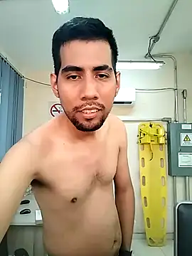 EnriquePersian197 online show from 11/17/25, 06:57