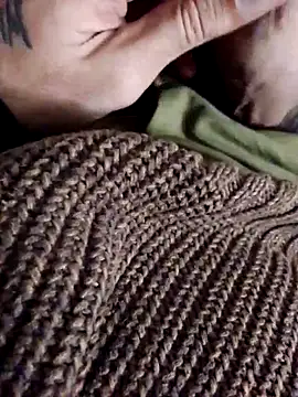 Snapshot of AndreiDts92 chatting on 10/13/25, 08:42 AndreiDts92 online show from 10/13/25, 08:42