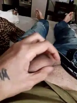 Snapshot of AndreiDts92 chatting on 10/26/25, 09:10 AndreiDts92 online show from 10/26/25, 09:10