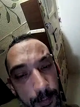 Snapshot of AndreiDts92 chatting on 11/02/25, 10:01 AndreiDts92 online show from 11/02/25, 10:01