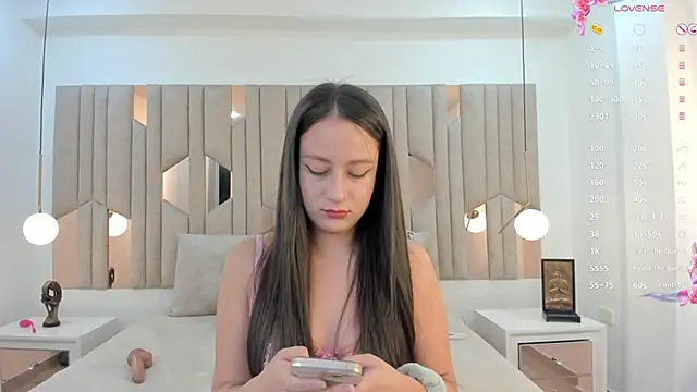 Snapshot of 1m_caro_ chatting on 12/10/24, 05:17 1m caro online show from 12/10/24, 05:17