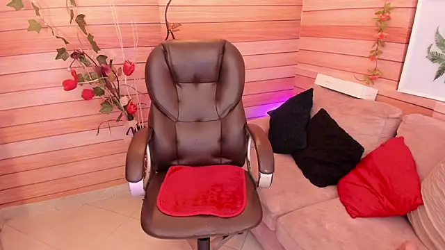 marien thomson  online show from 03/15/25, 10:55