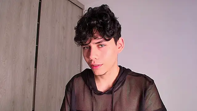 Snapshot of Naytoon__lex chatting on 01/13/25, 01:17 Naytoon lex online show from 01/13/25, 01:17