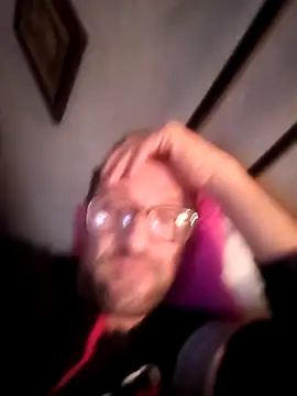 Snapshot of Porco81cazzo chatting on 12/16/25, 08:03 Porco81cazzo online show from 12/16/25, 08:03