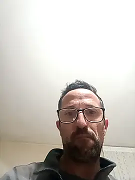 Snapshot of Porco81cazzo chatting on 12/17/25, 07:09 Porco81cazzo online show from 12/17/25, 07:09