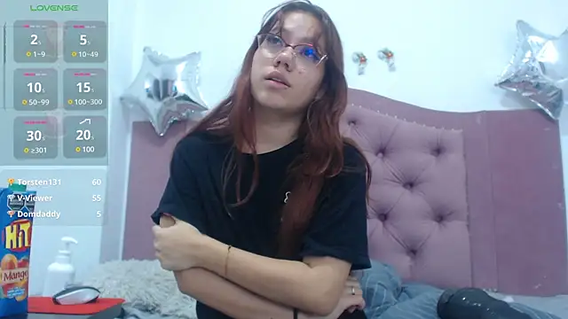 crystalhoneyy1 online show from 01/02/25, 06:01