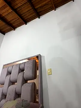 melyescobar online show from 11/02/25, 03:31