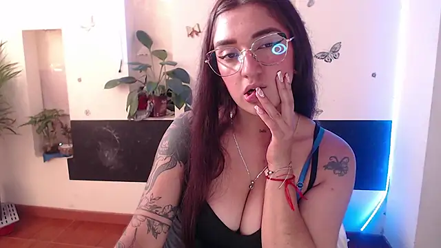 Lia-mitch online show from 01/16/25, 09:51