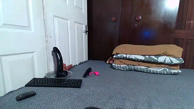 Smoochy  online show from 12/17/25, 02:17